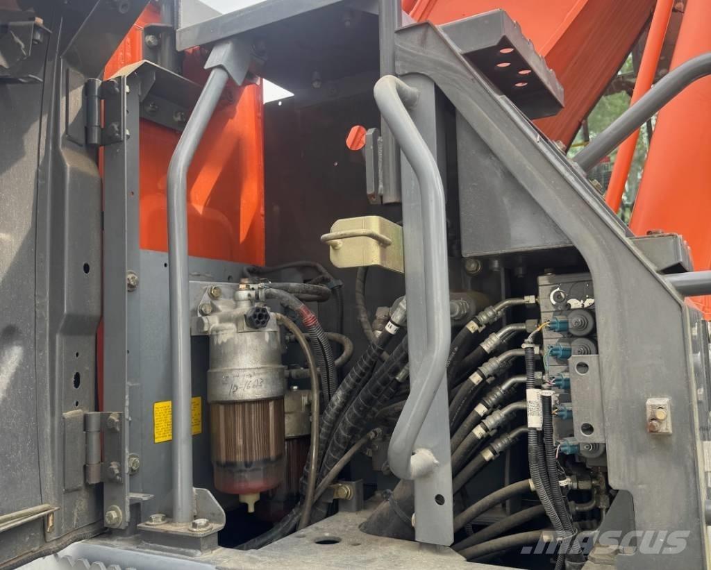 Hitachi ZX 220 W-3 Εκσκαφείς με τροχούς - λάστιχα