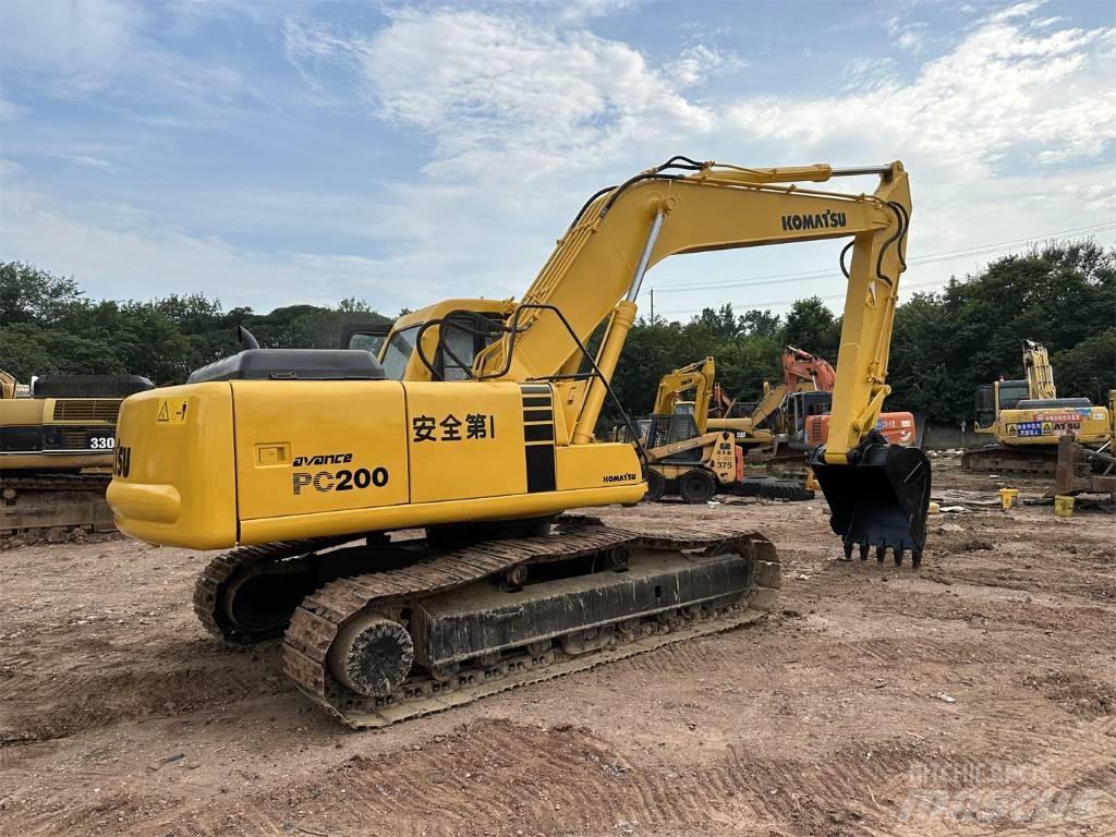 Komatsu PC 200 Εκσκαφείς με ερπύστριες