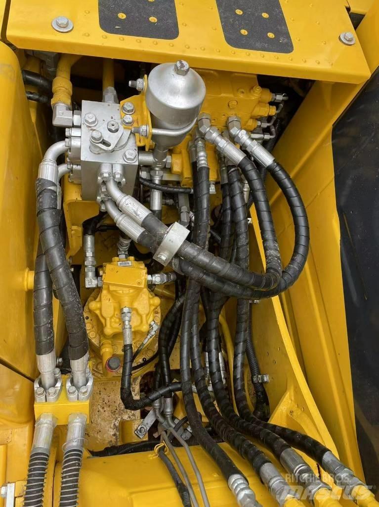 Komatsu 120-8 Εκσκαφείς με ερπύστριες