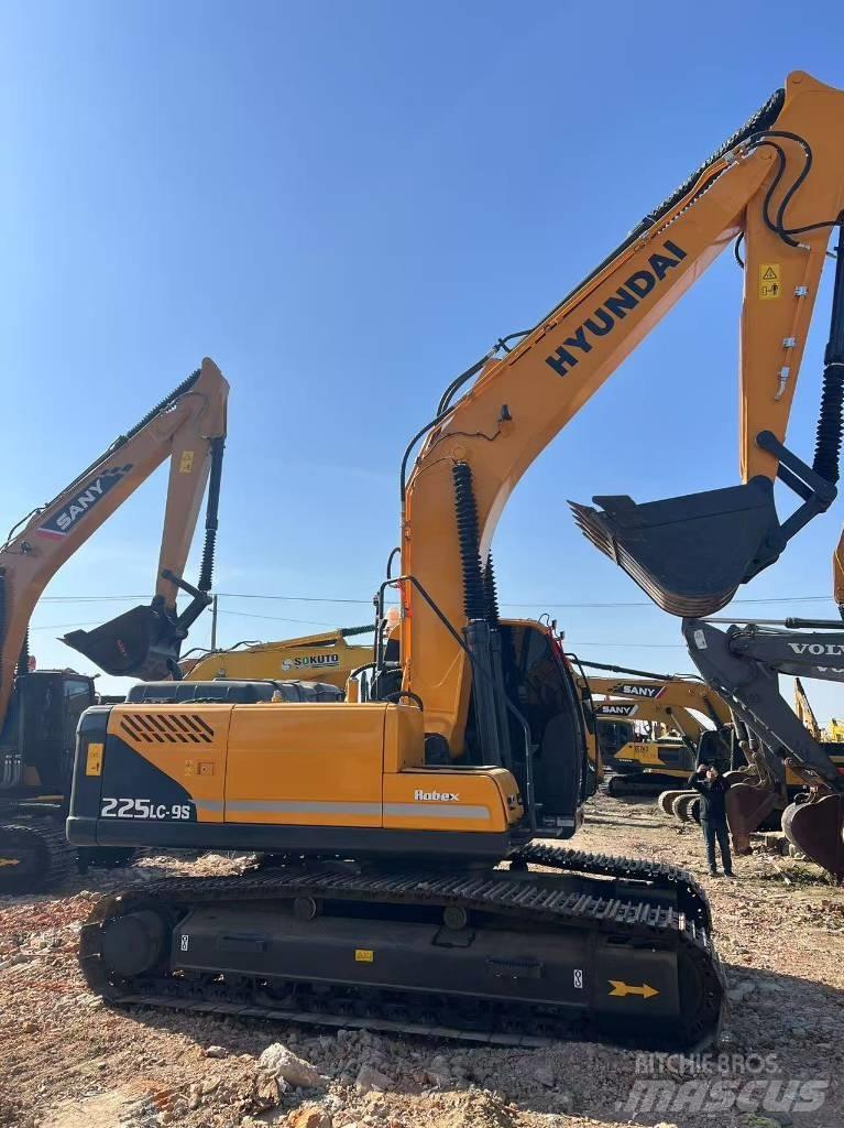 Hyundai 225-9 Εκσκαφείς με ερπύστριες