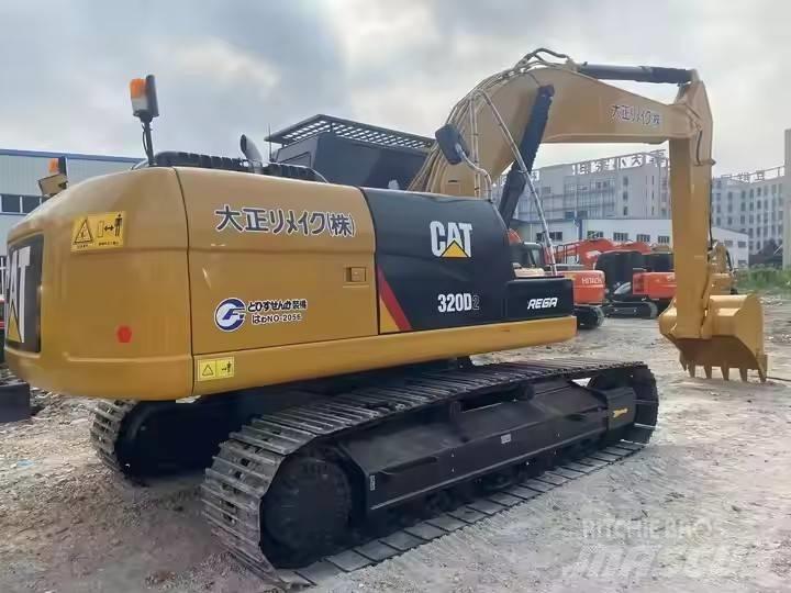 CAT 320 D2 Εκσκαφείς με ερπύστριες