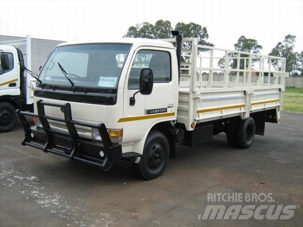 Nissan Cabstar Φορτηγά Kαρότσα με ανοιγόμενα πλαϊνά