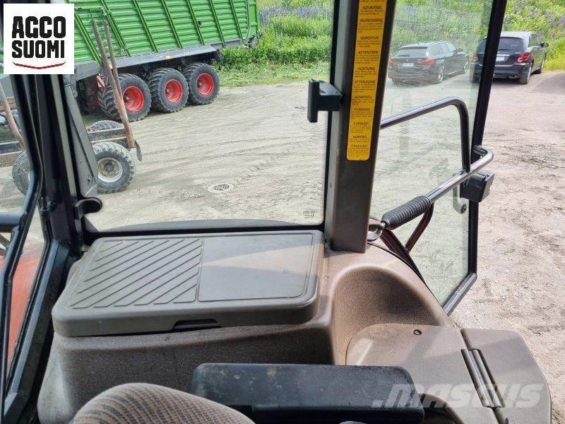 New Holland M100 Τρακτέρ
