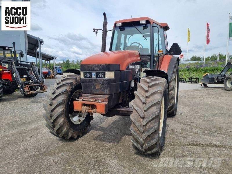 New Holland M100 Τρακτέρ
