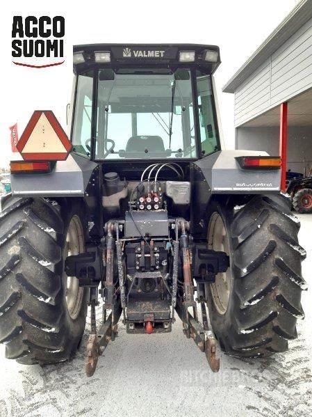Valtra 8300 Τρακτέρ