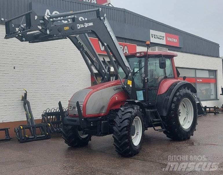 Valtra T150 Τρακτέρ