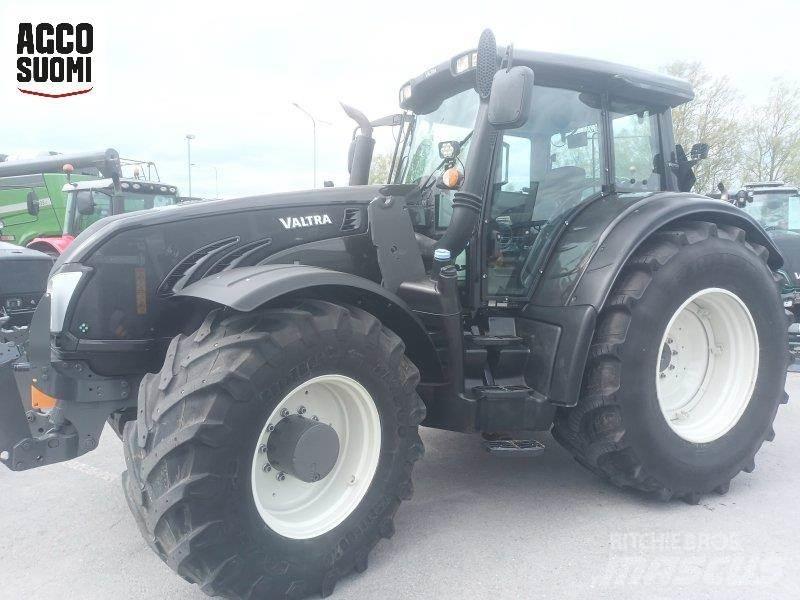 Valtra T213 VERSU Τρακτέρ