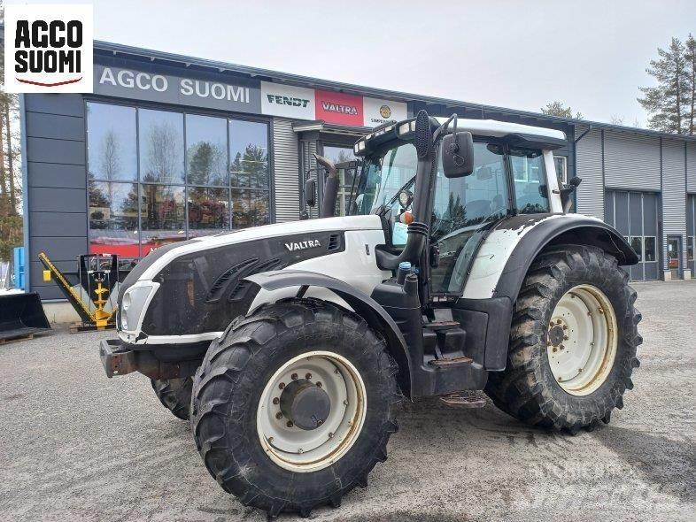 Valtra T213 VERSU Τρακτέρ