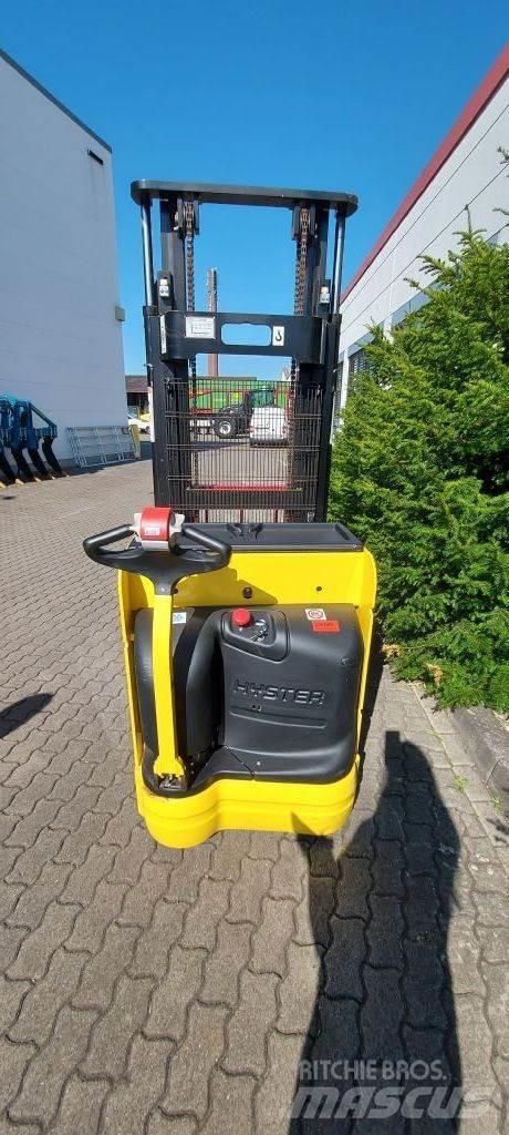 Hyster S 1.4 IL Παλετοφόρα πεζού χειριστή με ιστό