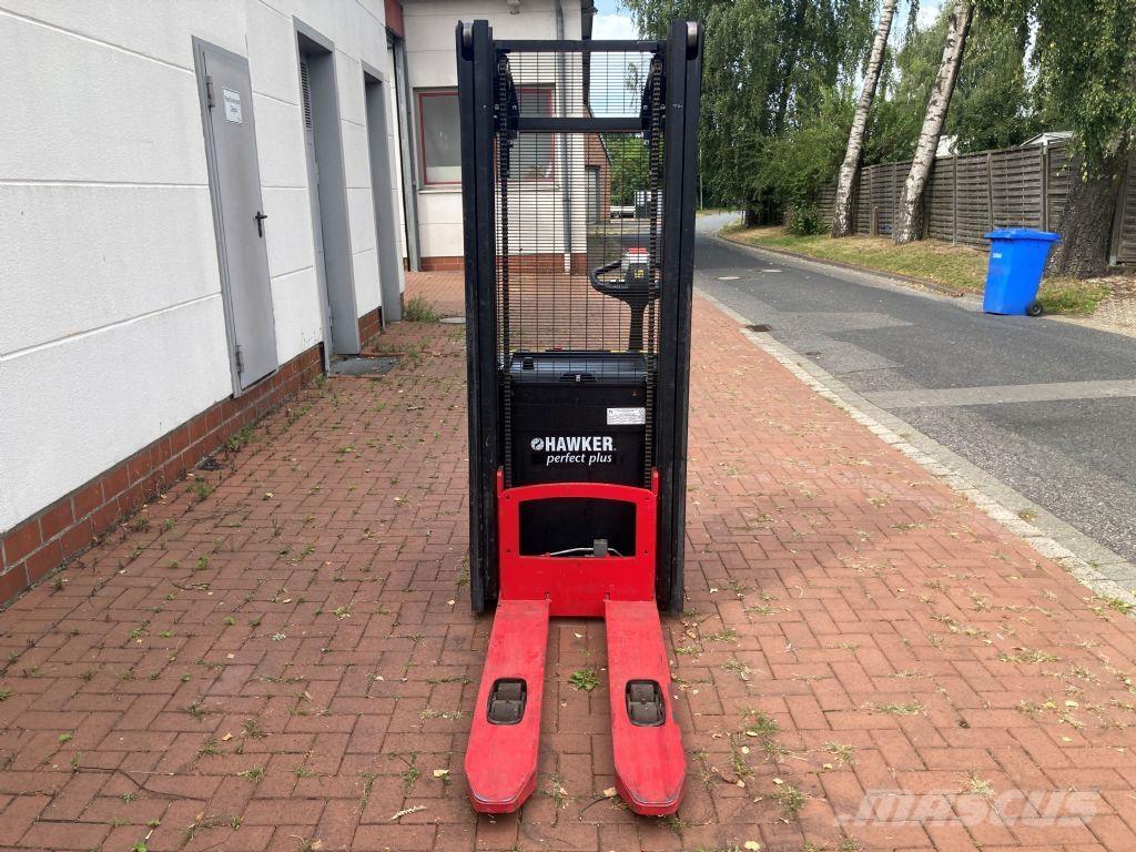 Hyster S 2.0 Παλετοφόρα πεζού χειριστή με ιστό
