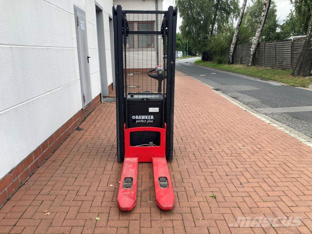 Hyster S 2.0 Παλετοφόρα πεζού χειριστή με ιστό