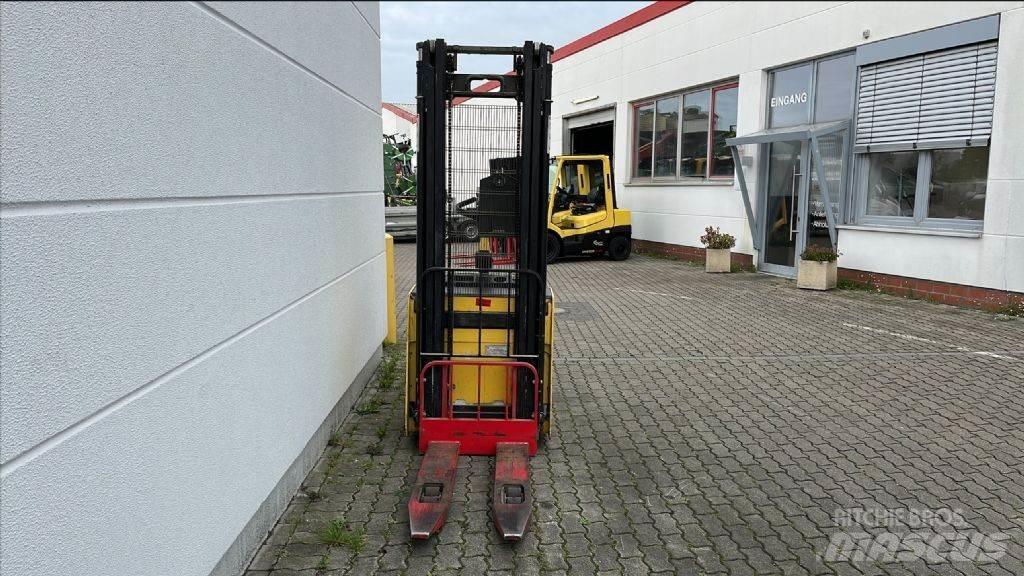 Hyster S1.5S Παλετοφόρα πεζού χειριστή με ιστό