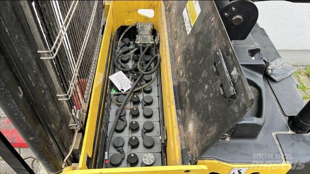 Hyster S1.5S Παλετοφόρα πεζού χειριστή με ιστό