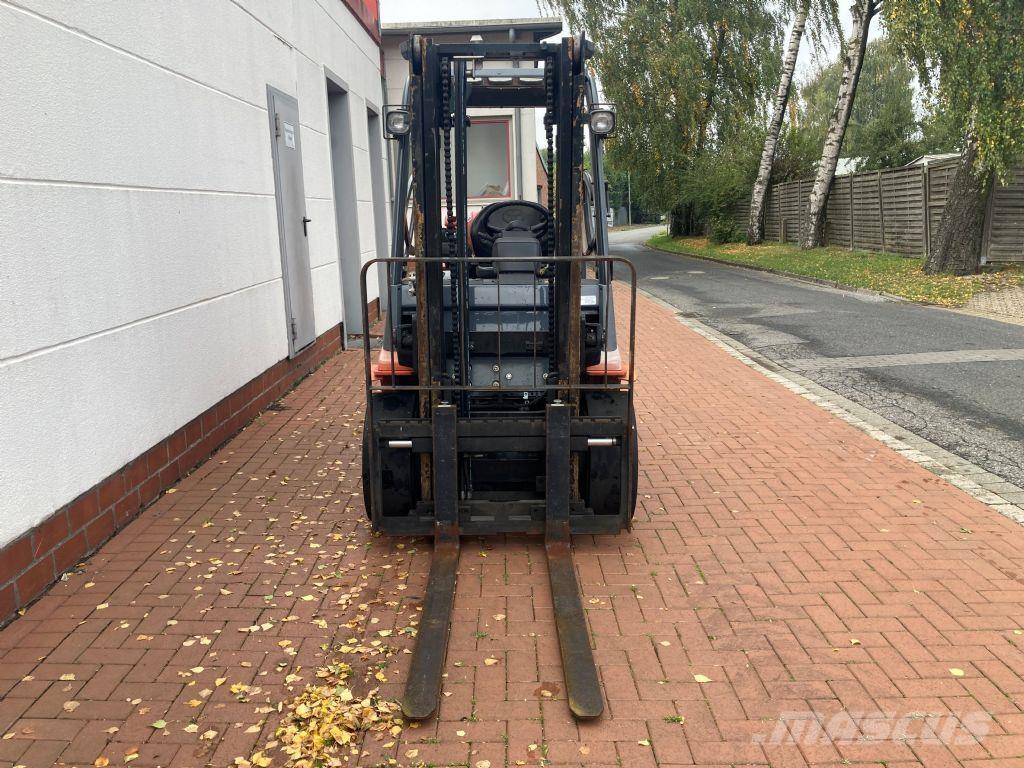 Toyota 02-7FGF30 Περονοφόρα ανυψωτικά κλαρκ με φυσικό αέριο LPG