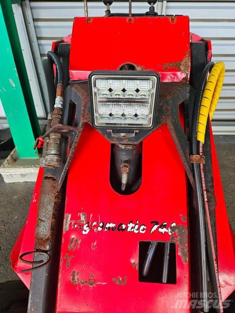 Agromatic  Φορτωτές πολλαπλών χρήσεων