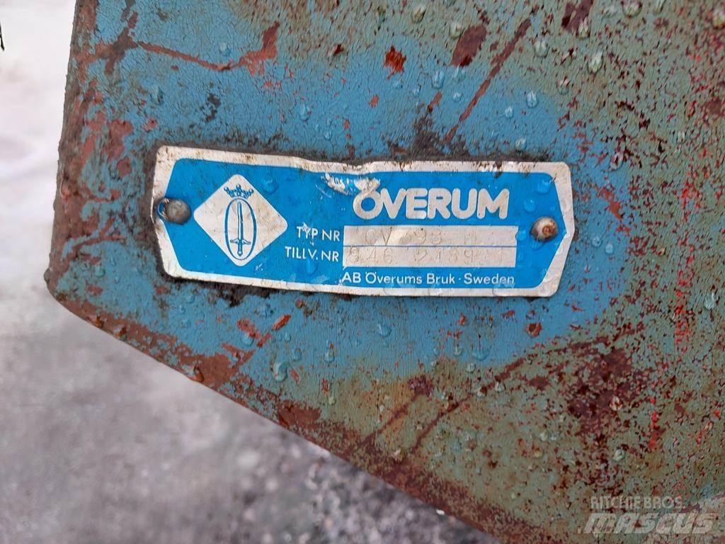 Överum 3 Αναστρεφόμενα άροτρα