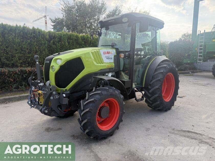 CLAAS NEXOS 220F Τρακτέρ
