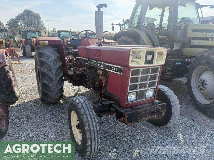 International 724 Τρακτέρ