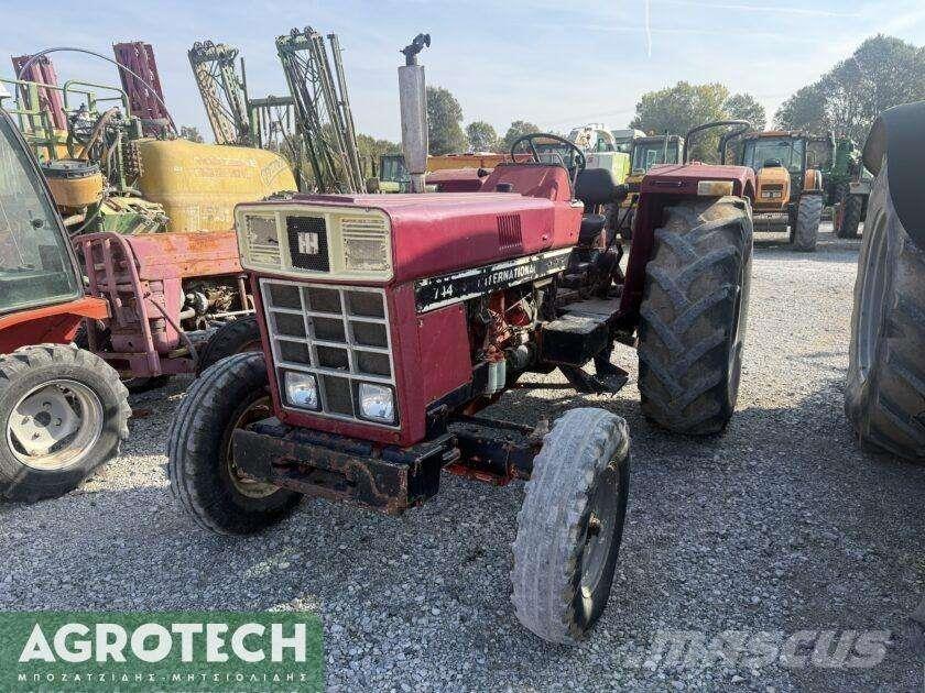 International 724 Τρακτέρ