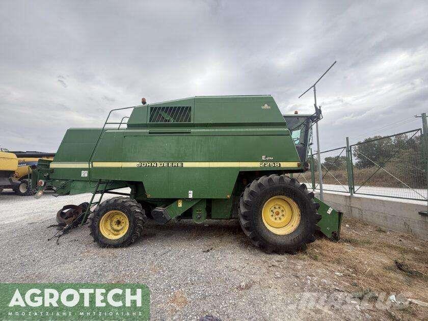 John Deere 2258 Τρακτέρ