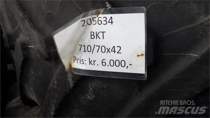 BKT 710/70R42 Ελαστικά και ζάντες