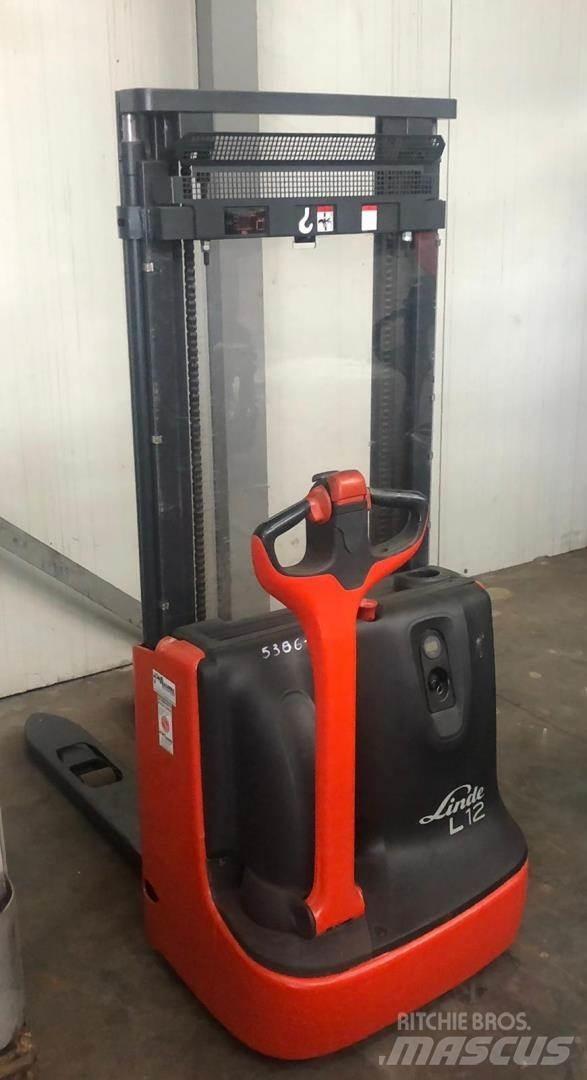 Linde L 12 Παλετοφόρα πεζού χειριστή με ιστό