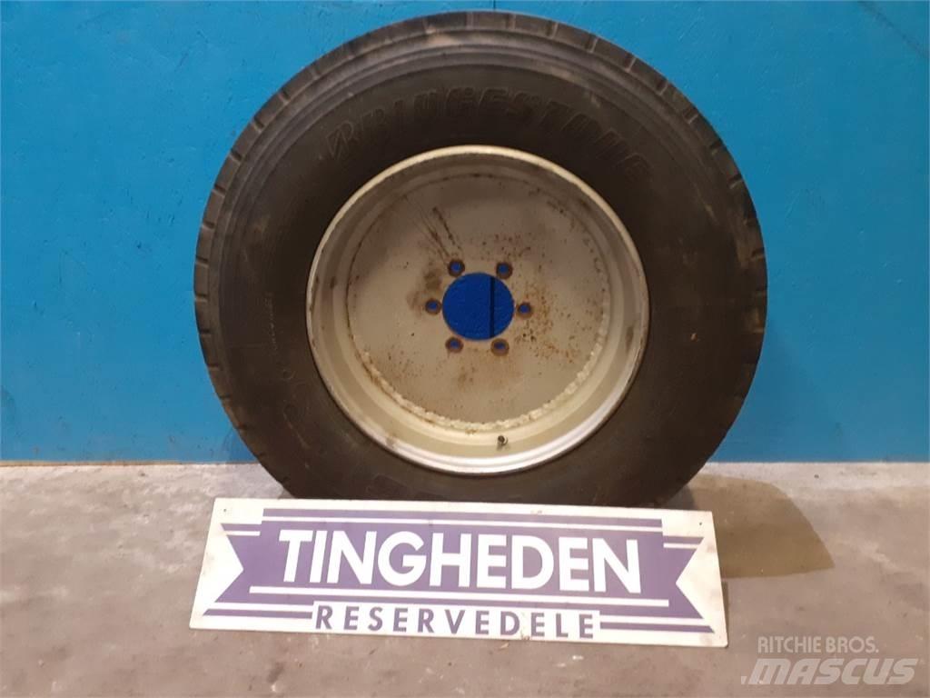  19.5 285/70R19.5 Ελαστικά και ζάντες