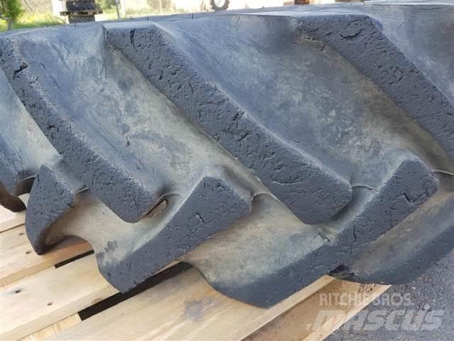  24 15.5/80R24 Ελαστικά και ζάντες