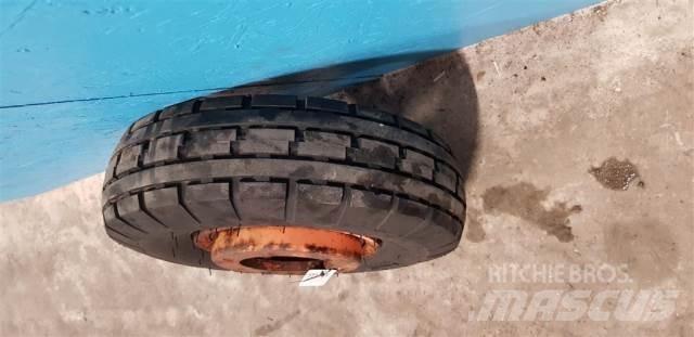  9 7.00-9 Ελαστικά και ζάντες