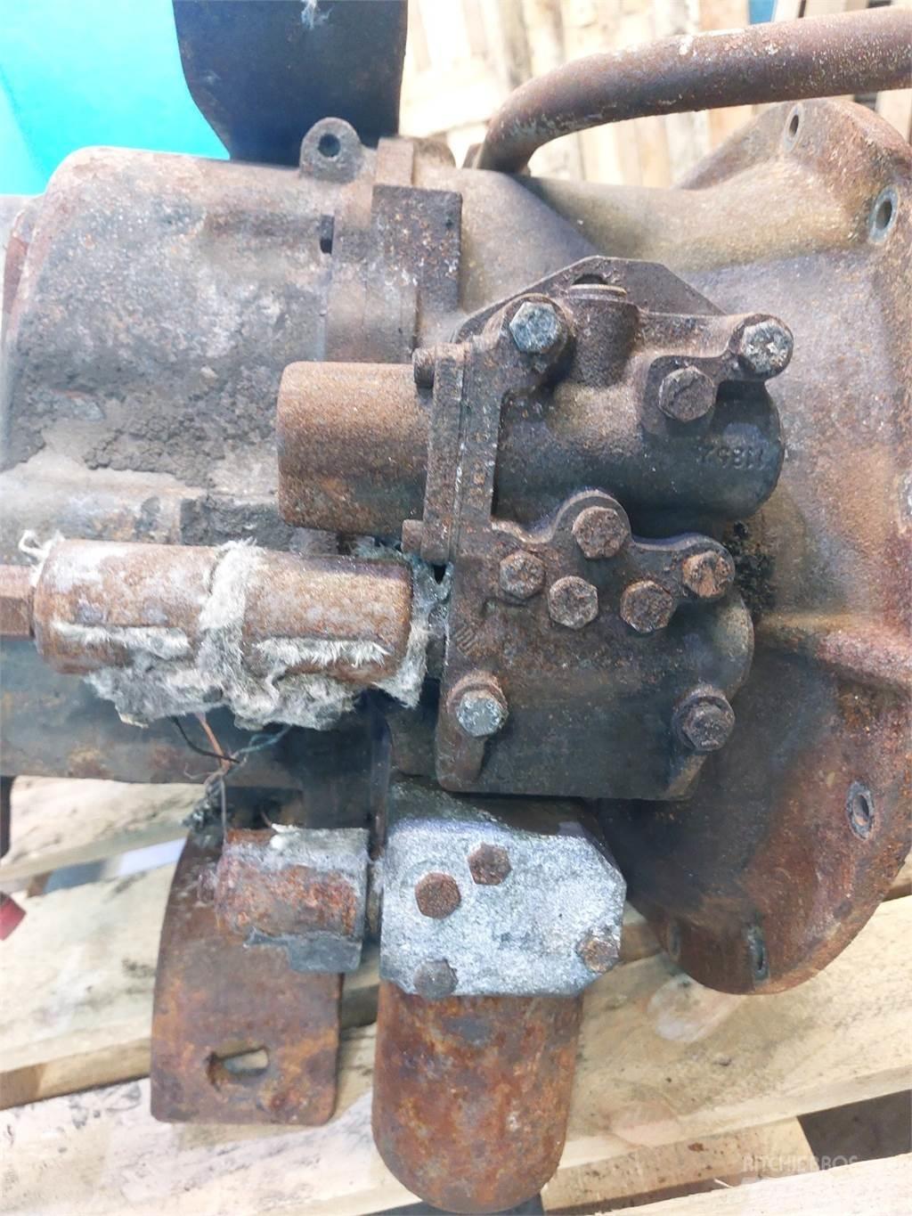 CASE 580 SLE Μετάδοση κίνησης
