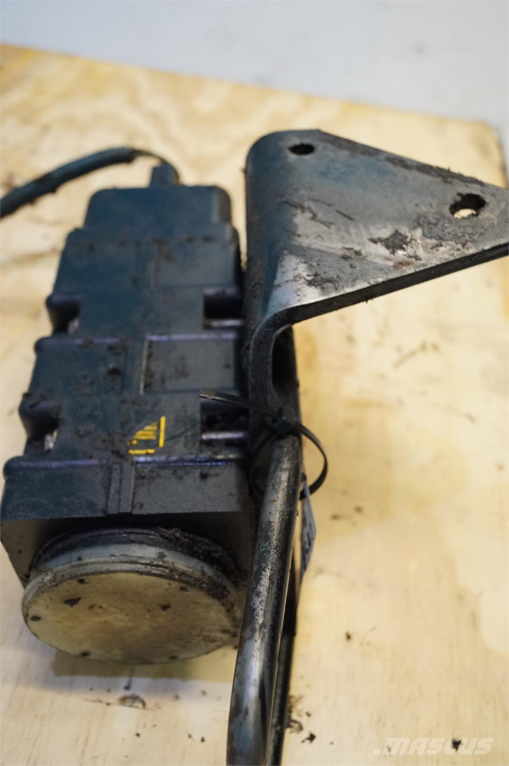 CASE 7130 Ηλεκτρονικά