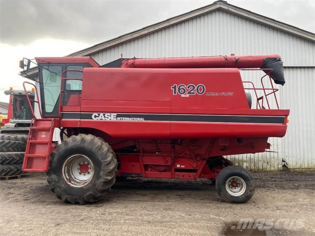 Case IH 1620 Θεριζοαλωνιστικές μηχανές