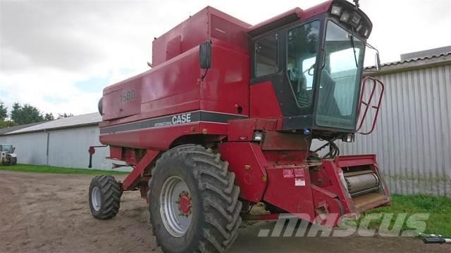 Case IH 1680 Θεριζοαλωνιστικές μηχανές