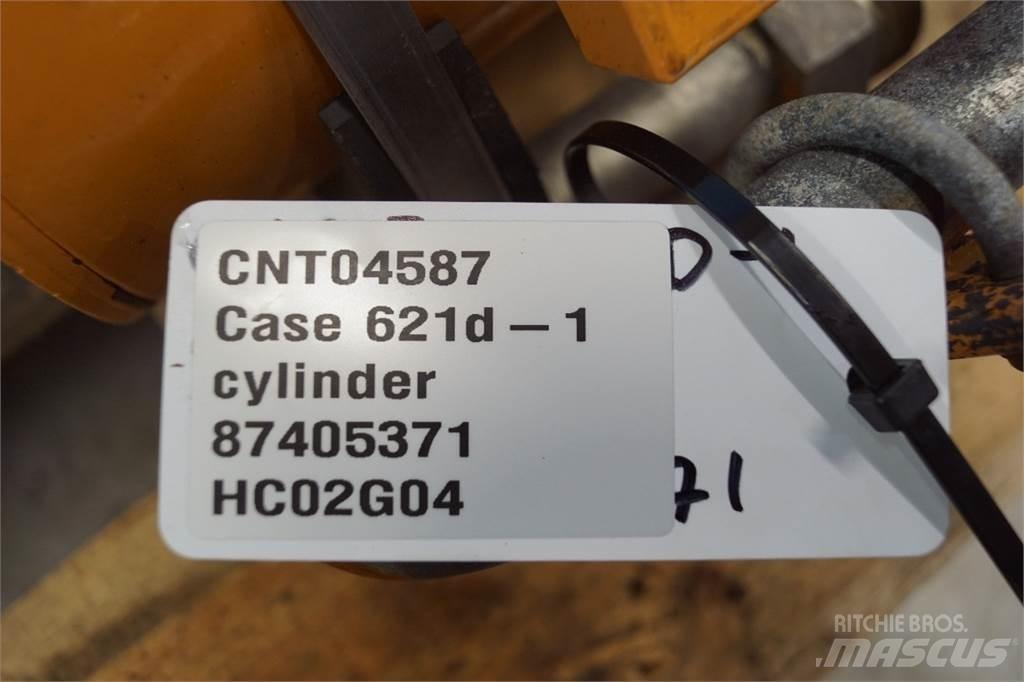 Case IH 621D Μπούμες και κουτάλες