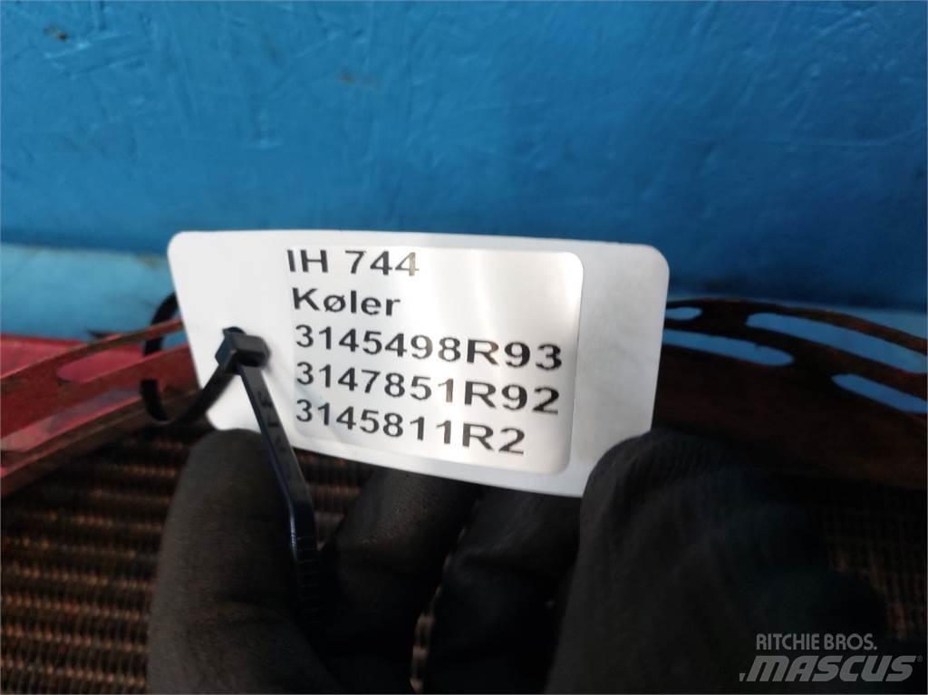 Case IH 744 Καλοριφέρ
