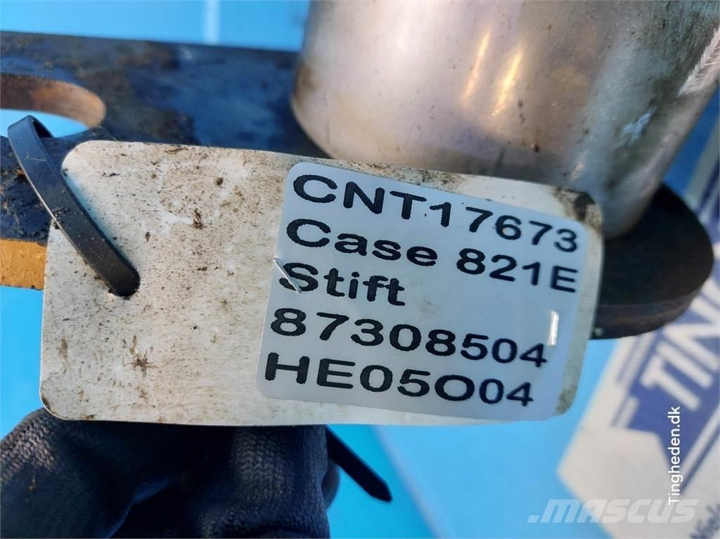 Case IH 821E Μπούμες και κουτάλες