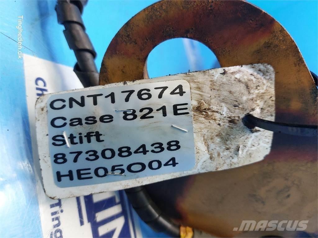 Case IH 821E Μπούμες και κουτάλες