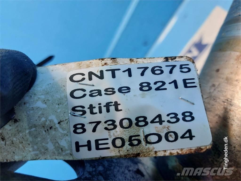 Case IH 821E Μπούμες και κουτάλες