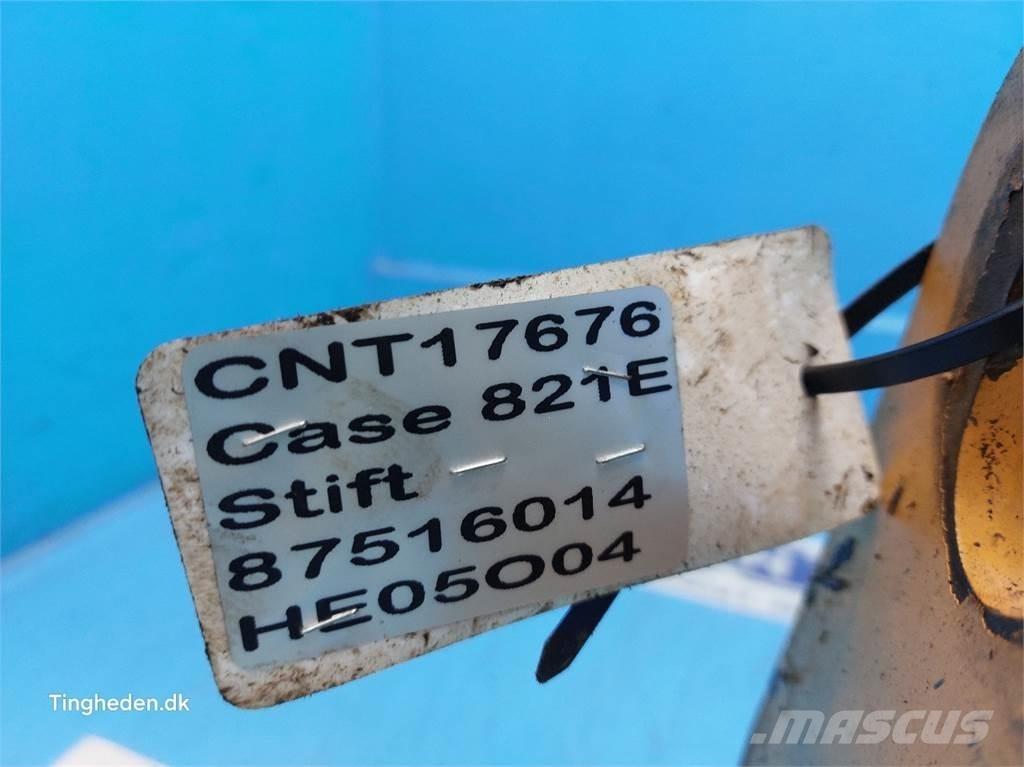 Case IH 821E Μπούμες και κουτάλες