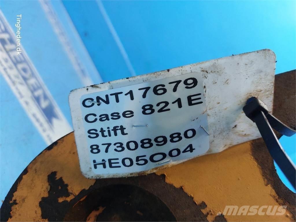 Case IH 821E Μπούμες και κουτάλες