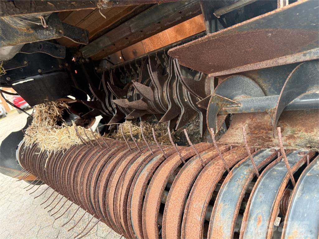 CASE RB464 Πρέσες κυλινδρικών δεμάτων