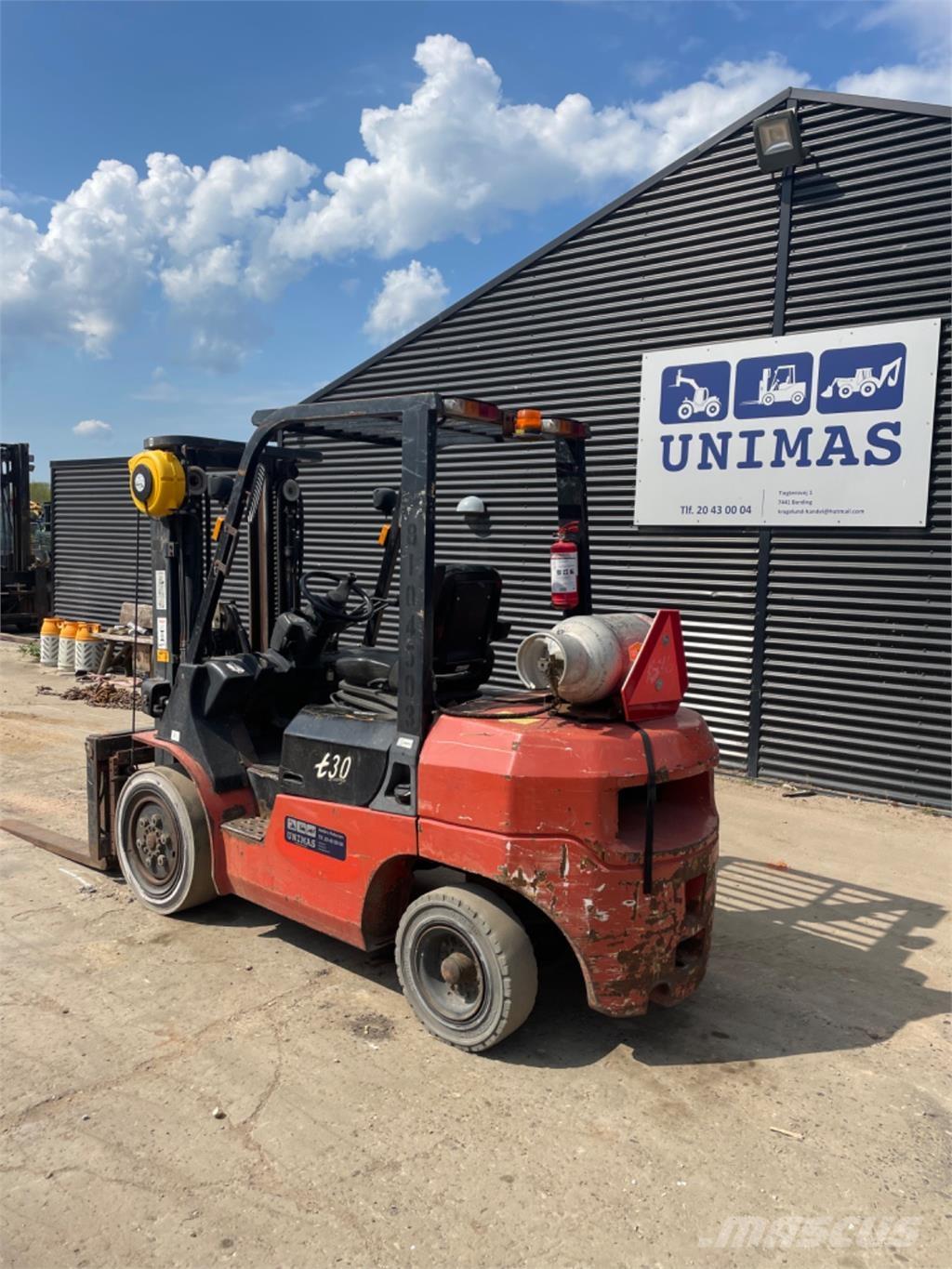 EP FG25 Περονοφόρα ανυψωτικά κλαρκ με φυσικό αέριο LPG