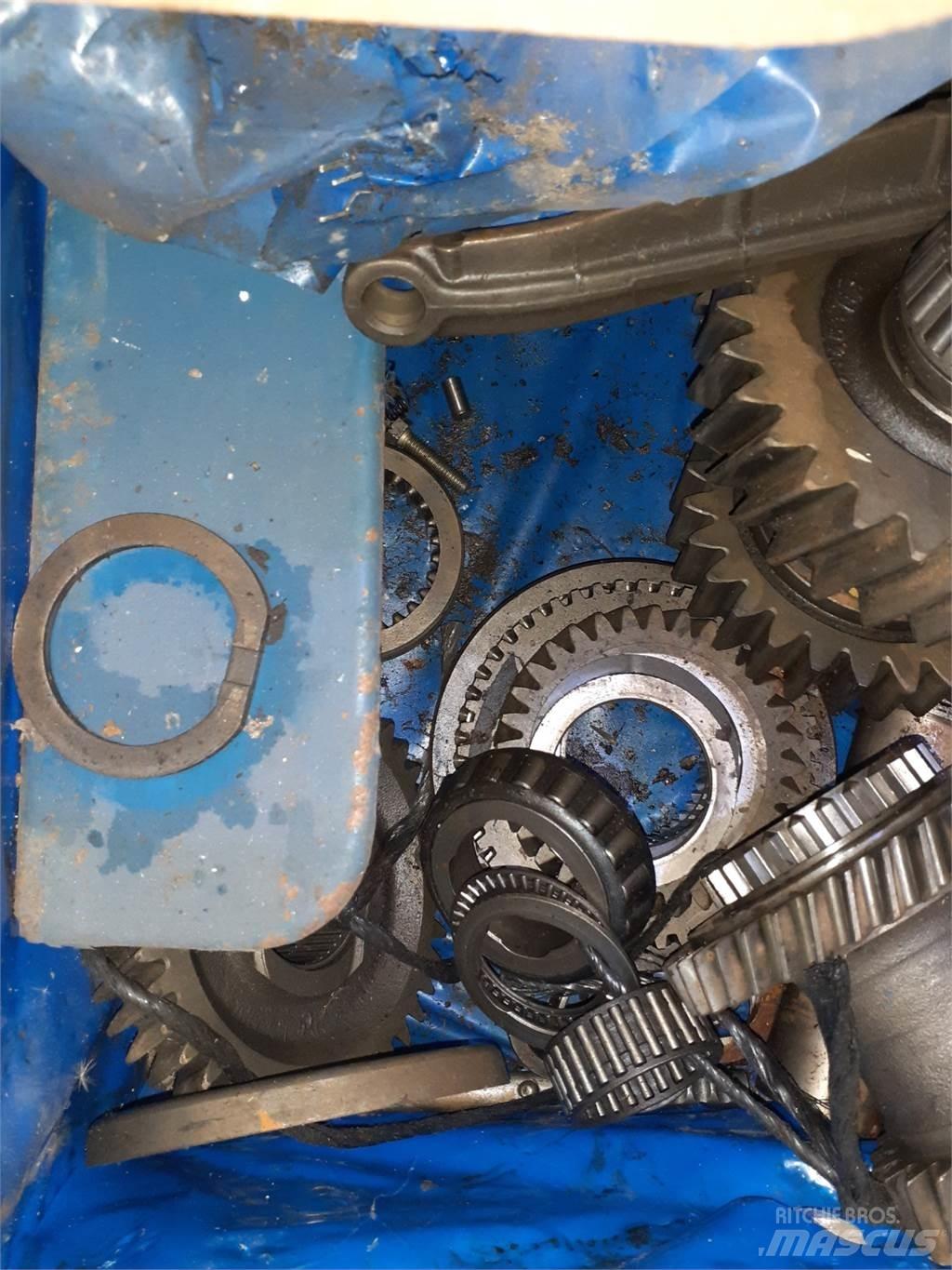 Ford 7710 Μετάδοση
