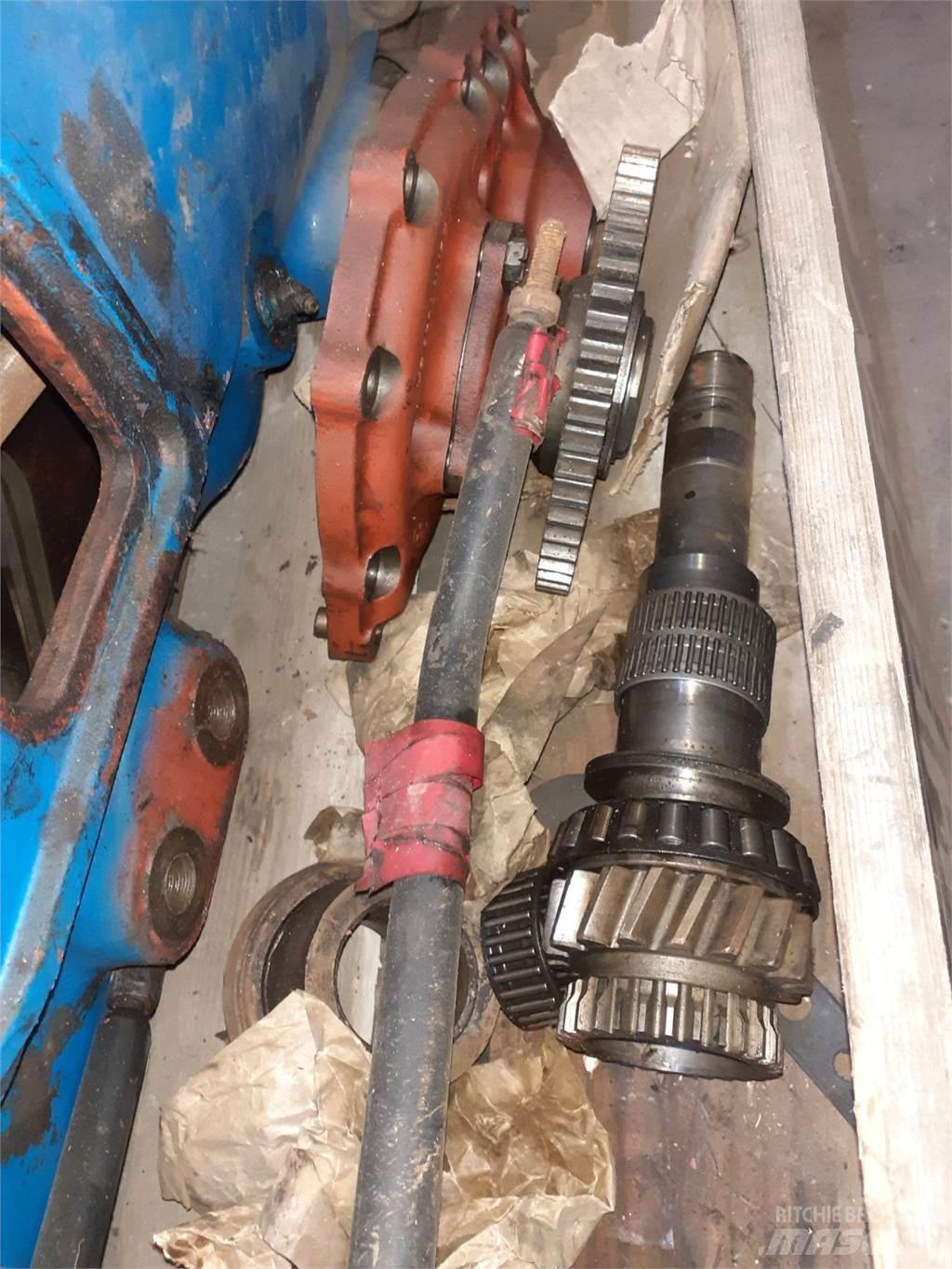Ford 8210 Μετάδοση