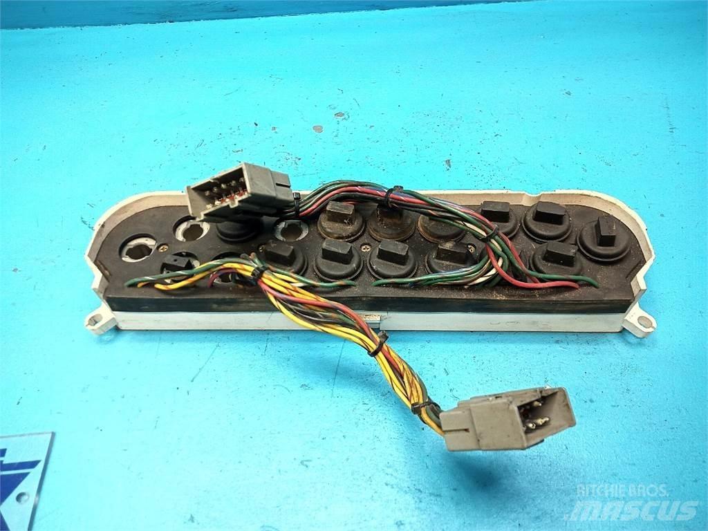 Ford 8210 Ηλεκτρονικά