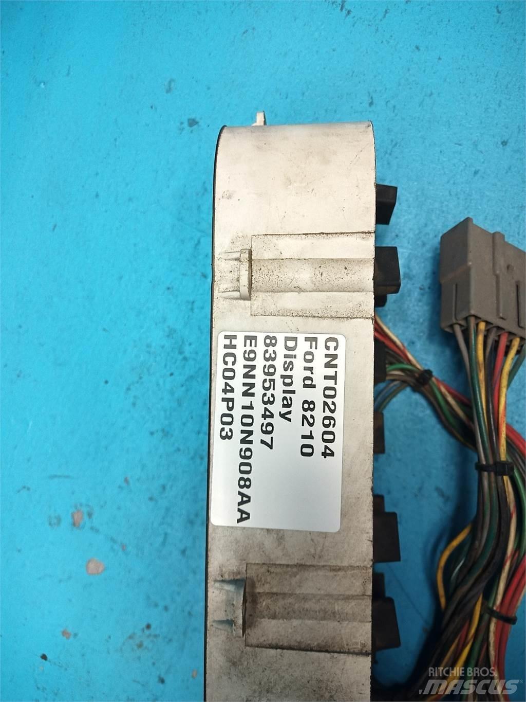 Ford 8210 Ηλεκτρονικά