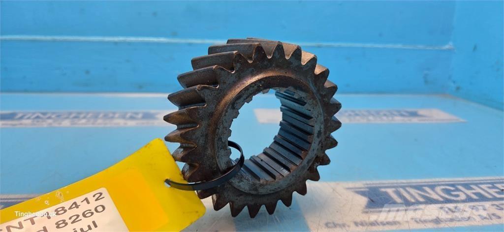 Ford 8260 Μετάδοση