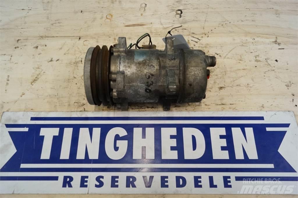Ford 8630 Καλοριφέρ