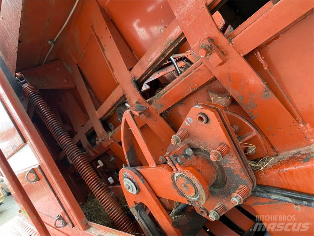 Hesston 4700 Πρέσες τετράγωνων δεμάτων