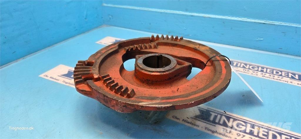 Hesston 4700 Λοιπός εξοπλισμός συγκομιδής χορτονομής